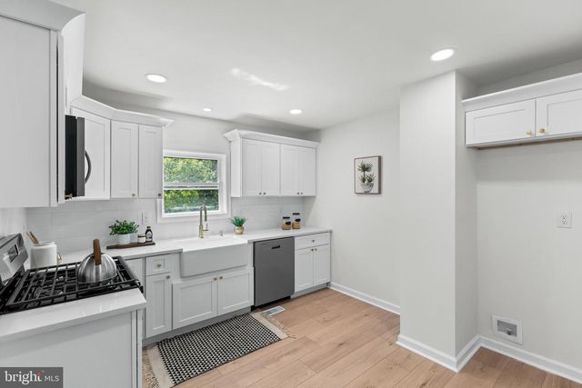 1051 BRADFORD DR, Williamstown, NJ 08094