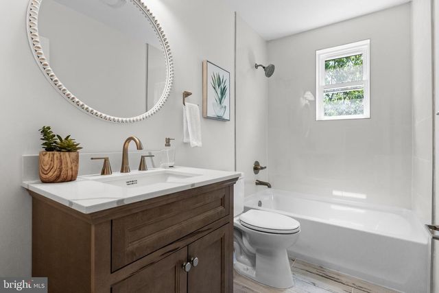 1051 BRADFORD DR, Williamstown, NJ 08094