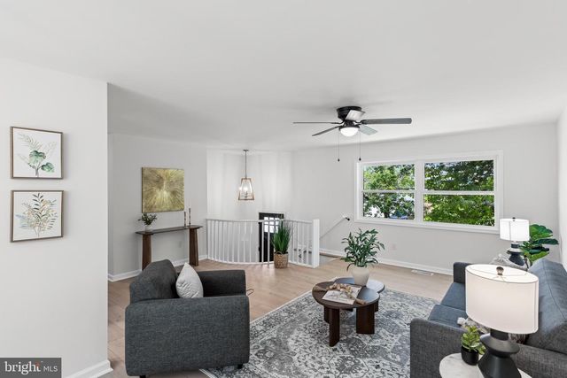 1051 BRADFORD DR, Williamstown, NJ 08094