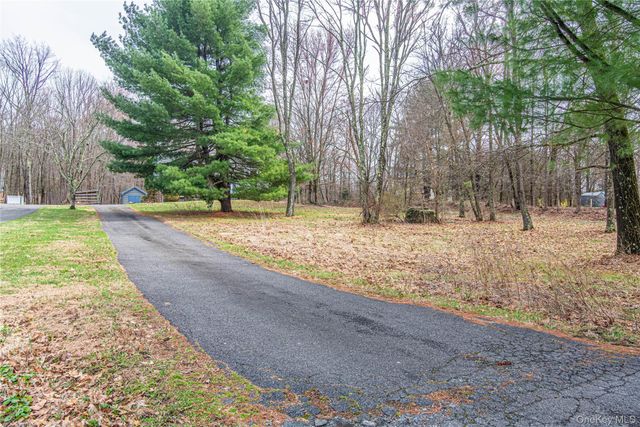 616 N Elting Corners Road, Highland, NY 12528