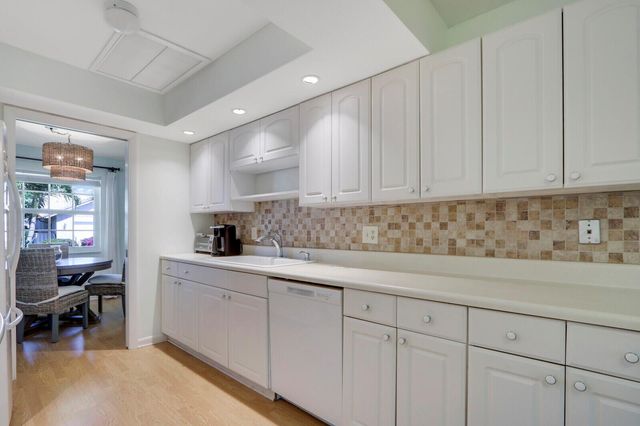 8574 SE Seagrape Way, Hobe Sound, FL 33455