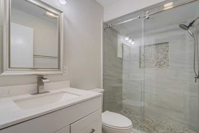 8574 SE Seagrape Way, Hobe Sound, FL 33455