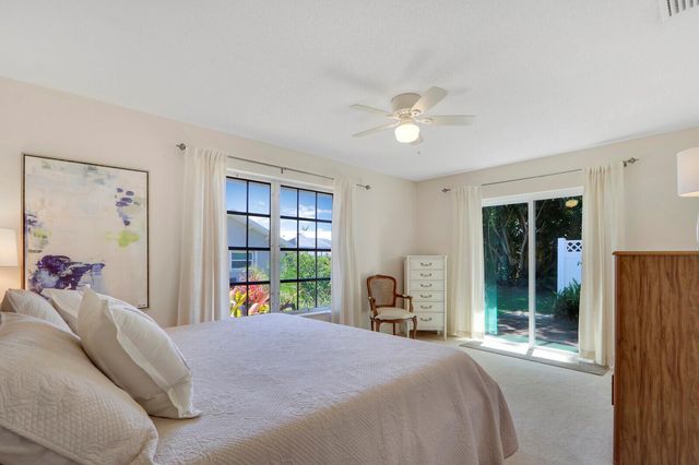 8574 SE Seagrape Way, Hobe Sound, FL 33455