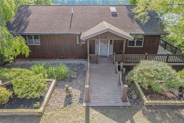 7386 Rose Avenue, Huron, NY 14590