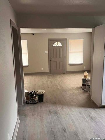 231 Ceralvo St, San Antonio, TX 78207