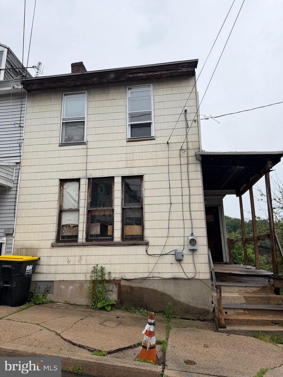 600 N 2ND ST, Pottsville, PA 17901