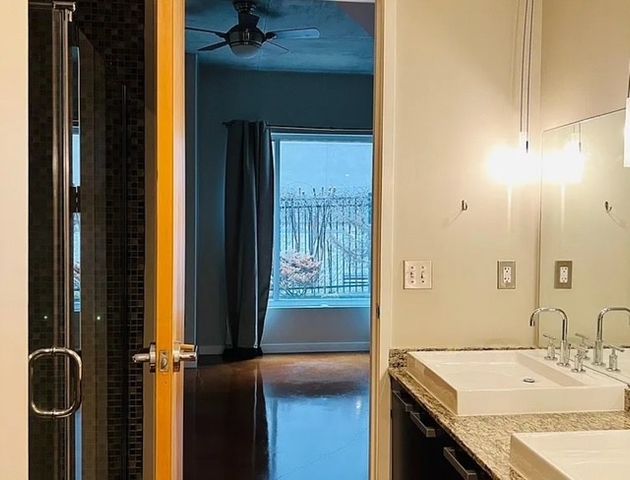 600 12th Ave S Apt 202, Nashville, TN 37203
