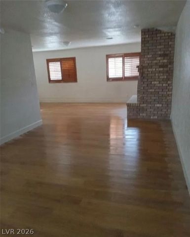 7664 Angel Crest Circle, Las Vegas, NV 89117
