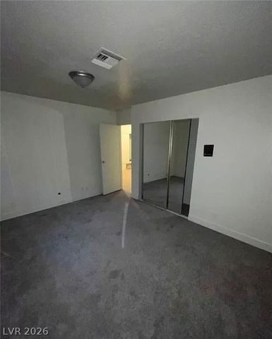 7664 Angel Crest Circle, Las Vegas, NV 89117