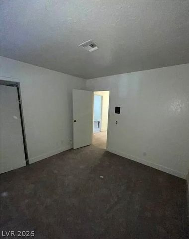 7664 Angel Crest Circle, Las Vegas, NV 89117