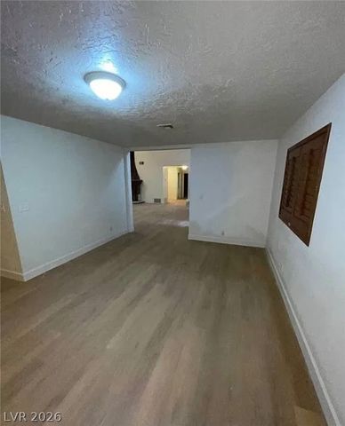 7664 Angel Crest Circle, Las Vegas, NV 89117
