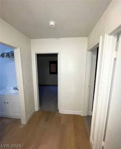 7664 Angel Crest Circle, Las Vegas, NV 89117