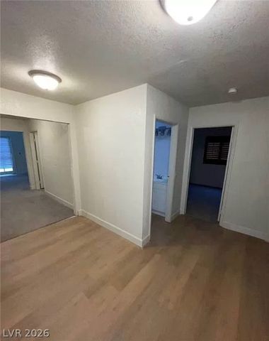 7664 Angel Crest Circle, Las Vegas, NV 89117