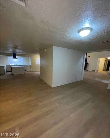 7664 Angel Crest Circle, Las Vegas, NV 89117