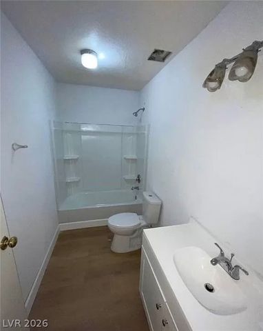 7664 Angel Crest Circle, Las Vegas, NV 89117