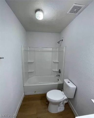 7664 Angel Crest Circle, Las Vegas, NV 89117