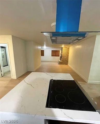 7664 Angel Crest Circle, Las Vegas, NV 89117