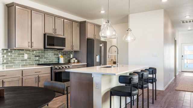 1436 Calle Breve Street NW, Los Lunas, NM 87031