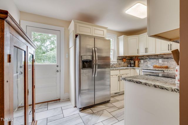 2220 Cypress Street, Kingsport, TN 37664