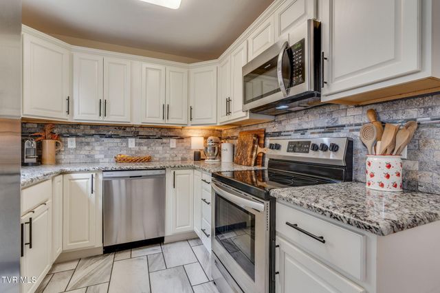 2220 Cypress Street, Kingsport, TN 37664