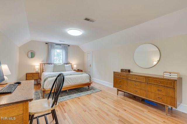 2220 Cypress Street, Kingsport, TN 37664