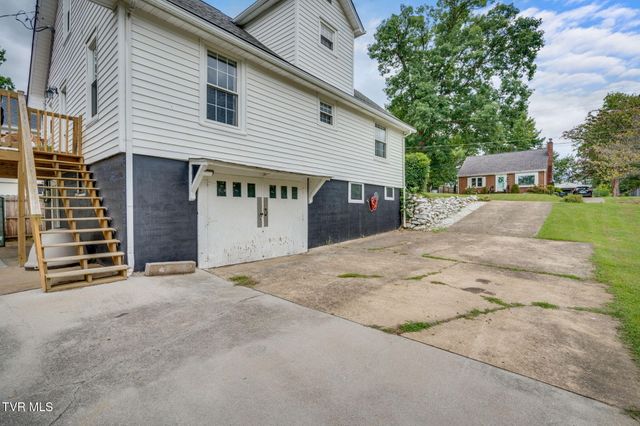 2220 Cypress Street, Kingsport, TN 37664