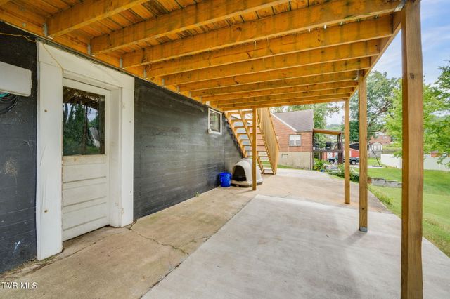 2220 Cypress Street, Kingsport, TN 37664