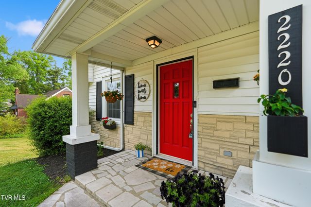 2220 Cypress Street, Kingsport, TN 37664