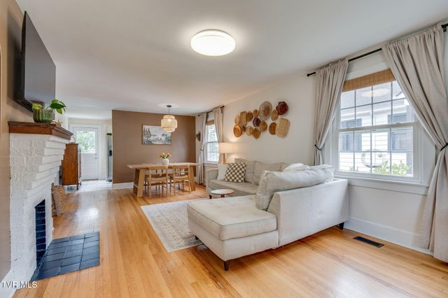 2220 Cypress Street, Kingsport, TN 37664