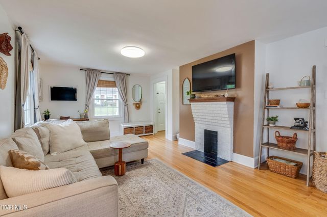 2220 Cypress Street, Kingsport, TN 37664