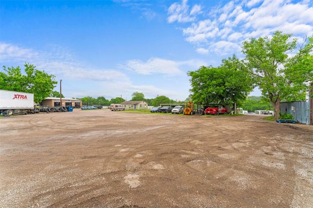 316 Howard Road, Waxahachie, TX 75165