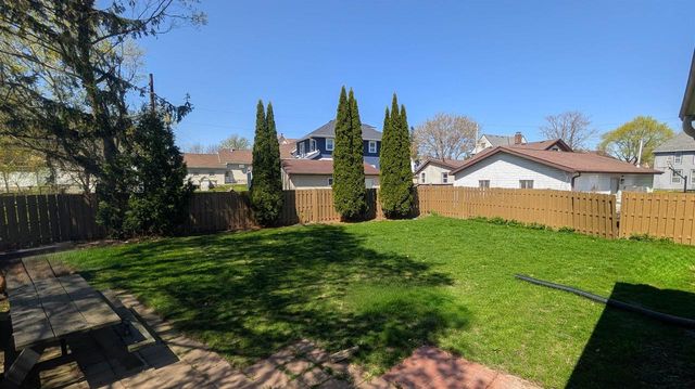 19 N School Street, Mayville, WI 53050