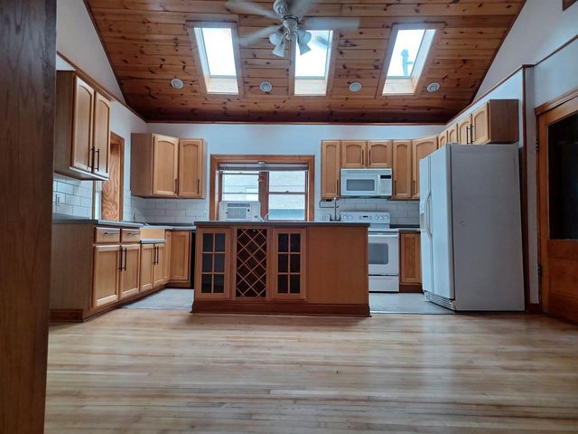19 N School Street, Mayville, WI 53050