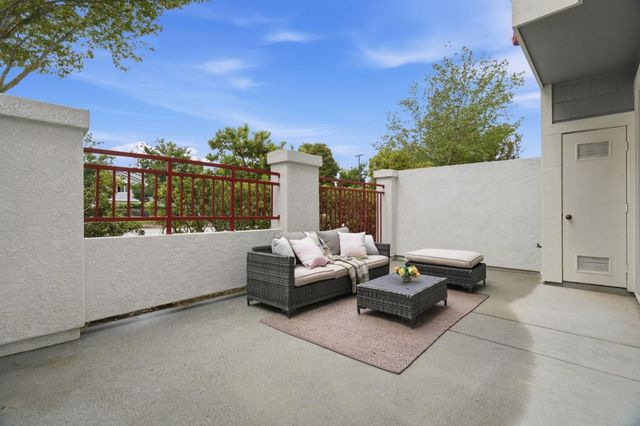 575 Shoal Circle, Redwood Shores, CA 94065