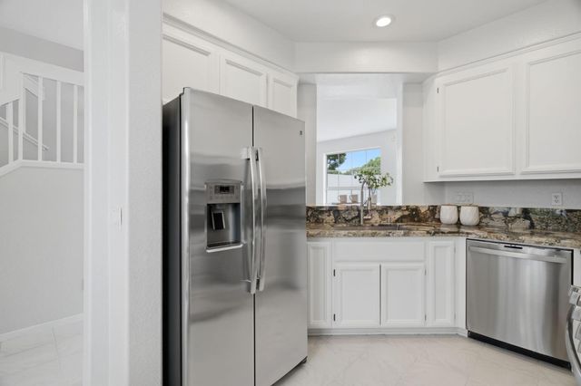 575 Shoal Circle, Redwood Shores, CA 94065