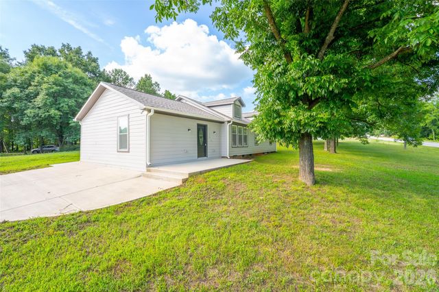 2136 W NC 150 Highway, Lincolnton, NC 28092