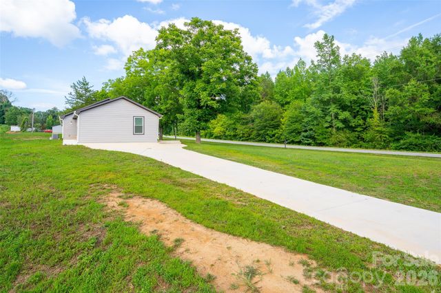 2136 W NC 150 Highway, Lincolnton, NC 28092