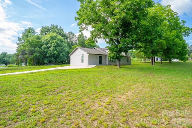 2136 W NC 150 Highway, Lincolnton, NC 28092