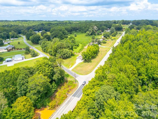 2136 W NC 150 Highway, Lincolnton, NC 28092