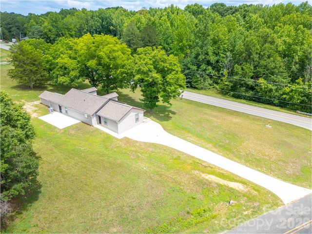 2136 W NC 150 Highway, Lincolnton, NC 28092