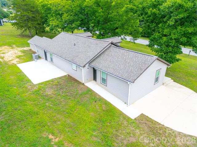 2136 W NC 150 Highway, Lincolnton, NC 28092
