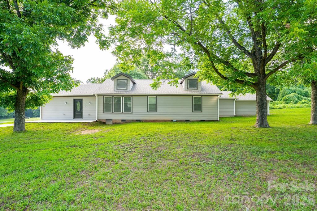 2136 W NC 150 Highway, Lincolnton, NC 28092