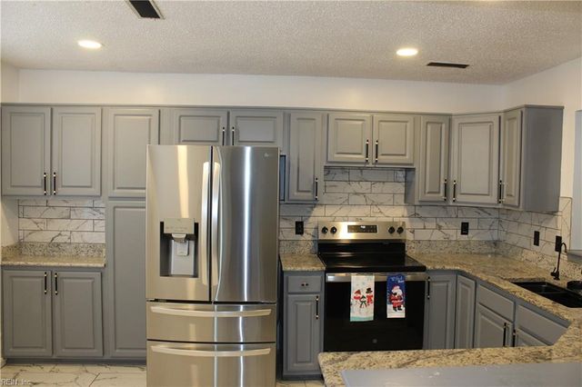 3808 Peppercorn WAY, Chesapeake, VA 23321