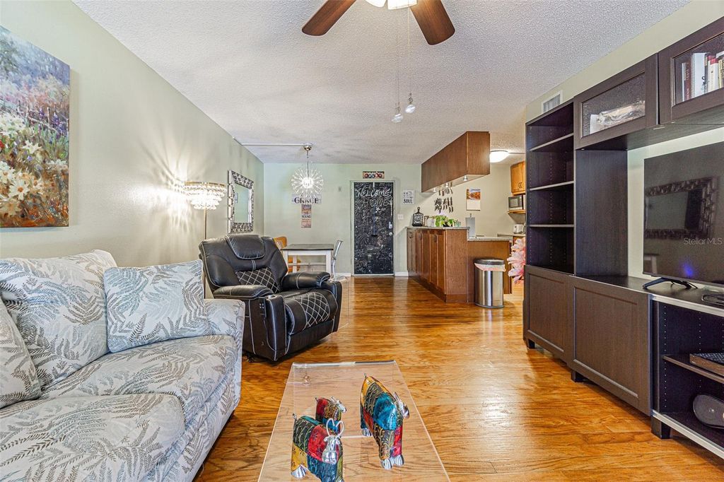 Image 13 of property listing at 2302 S MANHATTAN AVENUE 219, Tampa, FL 33629