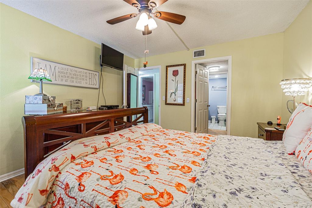 Image 19 of property listing at 2302 S MANHATTAN AVENUE 219, Tampa, FL 33629