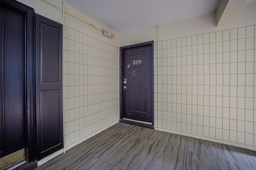 Image 28 of property listing at 2302 S MANHATTAN AVENUE 219, Tampa, FL 33629