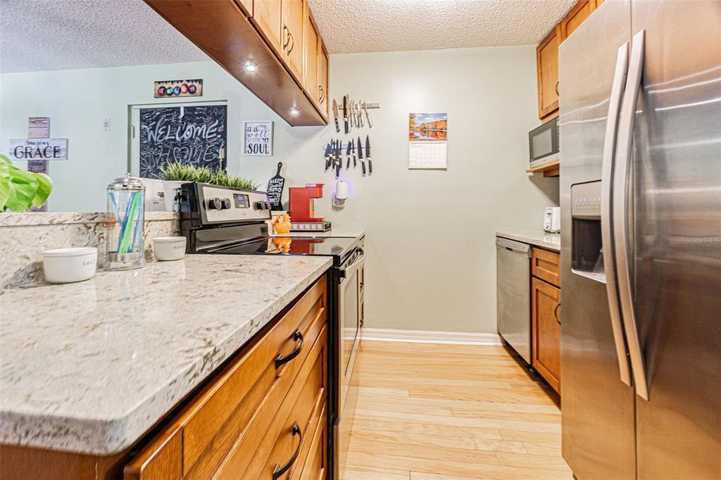 Image 4 of property listing at 2302 S MANHATTAN AVENUE 219, Tampa, FL 33629