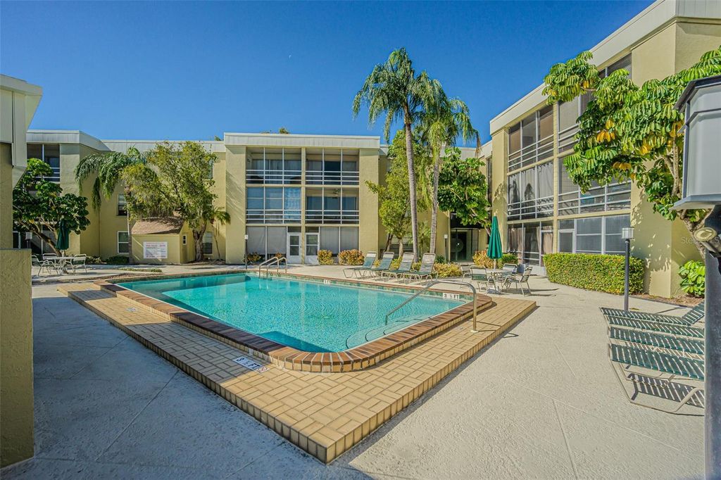 Image 34 of property listing at 2302 S MANHATTAN AVENUE 219, Tampa, FL 33629