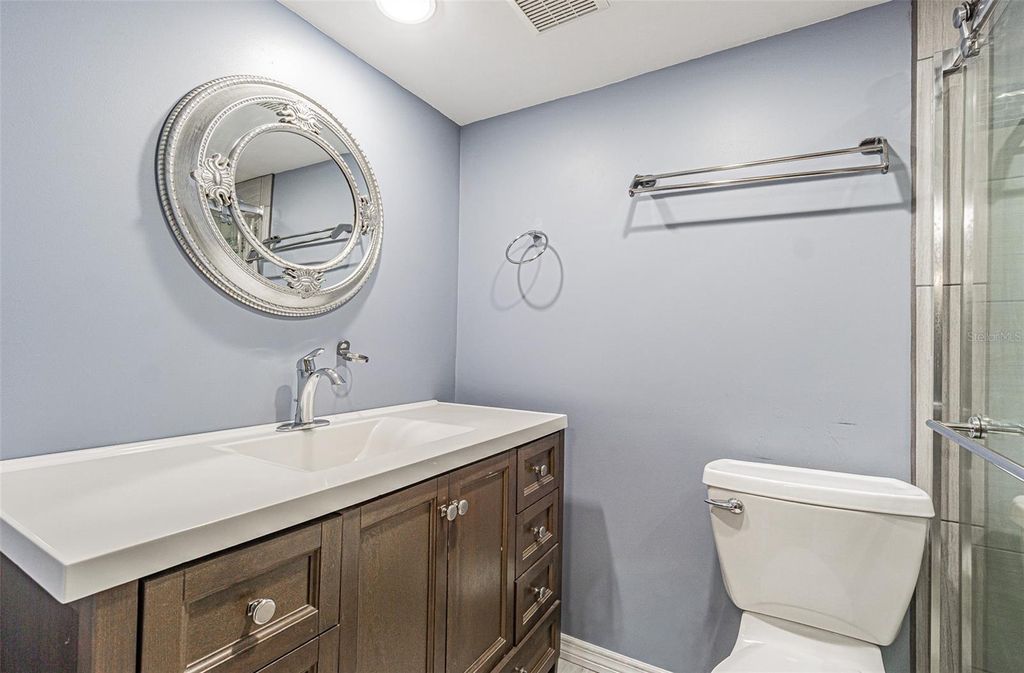 Image 7 of property listing at 2302 S MANHATTAN AVENUE 219, Tampa, FL 33629