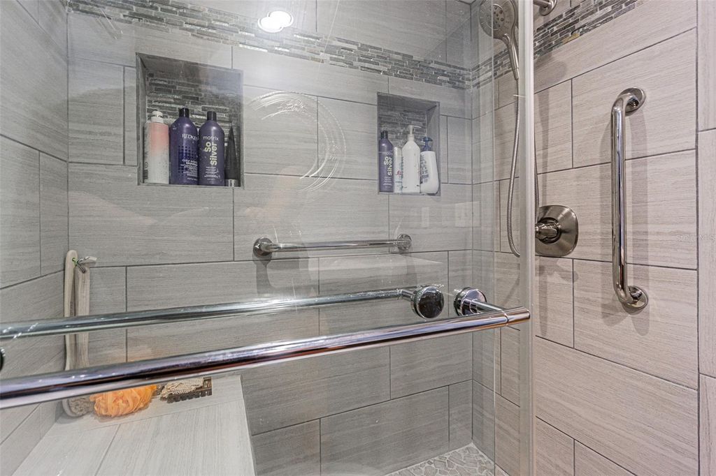 Image 8 of property listing at 2302 S MANHATTAN AVENUE 219, Tampa, FL 33629